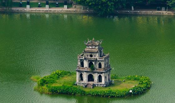 Hồ Gươm Hồ Gươm là một trong những điểm yêu thích được đến nhiều nhất ở trung tâm Hà Nội.